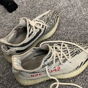 Size 7 yeezys a little used